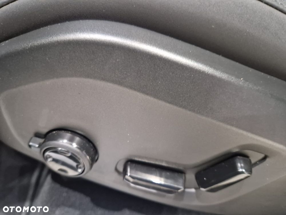Volvo XC 90 T8 AWD Plug-In Hybrid Plus Black Edition 7os - 36