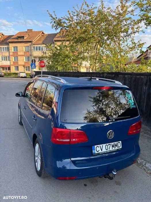 Volkswagen Touran - 4