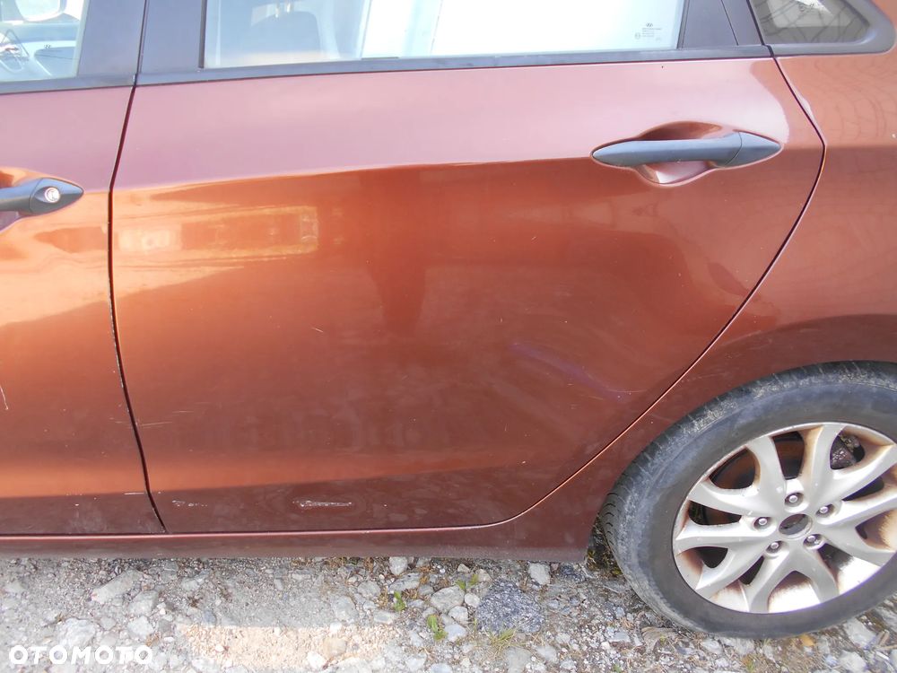 HYUNDAI I30 II LIFT HATCHBACK HATCHBACK 1.4 CRDI 2013R KOD LAKIERU U8N SILNIK SKRZYNIA BIEGOW MANUALNA 6 BIEGOWA MASKA LAMPA LUSTERKO ZDERZAK PAS PRZEDNI BLOTNIK ZAWIESZENIE CZESCI - 20