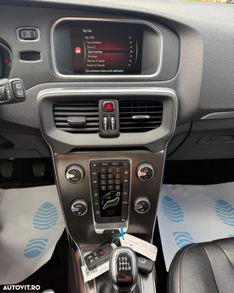 Volvo V40 D4 Inscription - 29