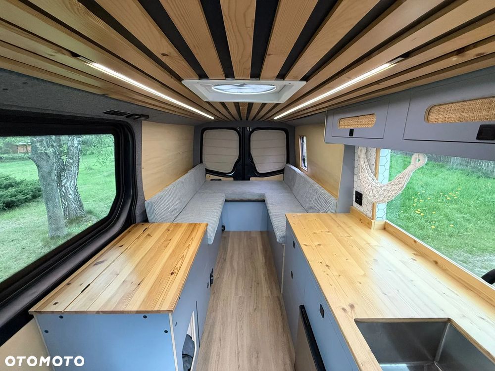 Mercedes-Benz Sprinter - 26
