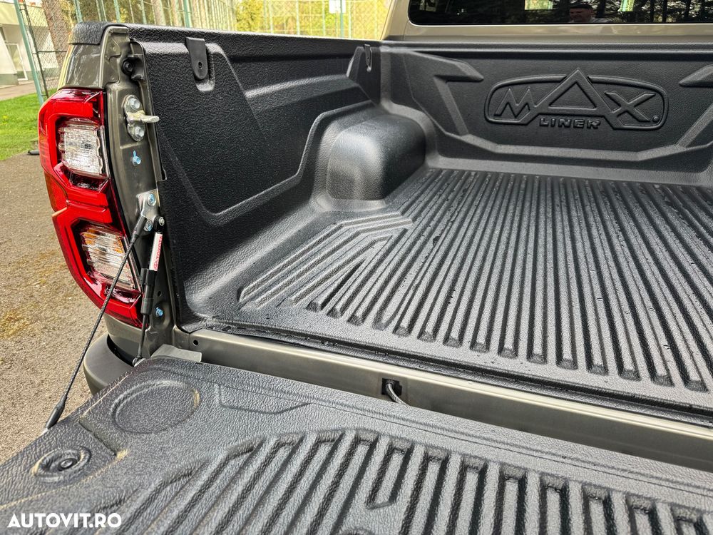 Toyota Hilux 4x4 Double Cab MHEV Autm. Invincible - 20