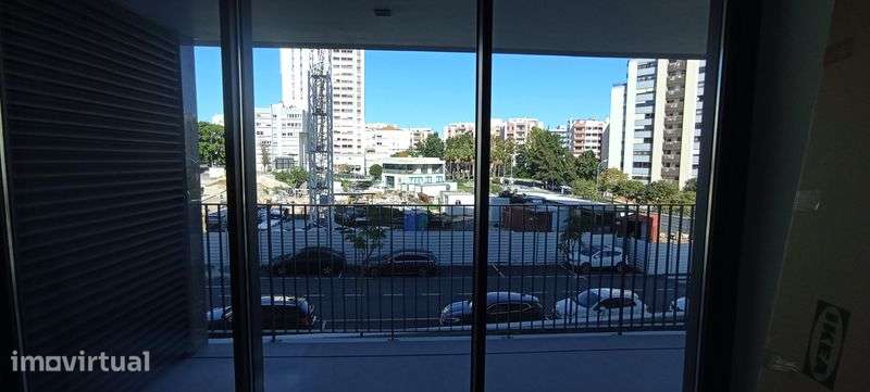 Arrenda T1 Miraflores - Grande imagem: 3/8