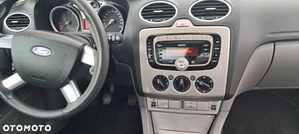 Ford Focus 1.6 16V Ambiente - 13