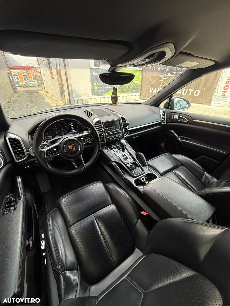 Porsche Cayenne - 9
