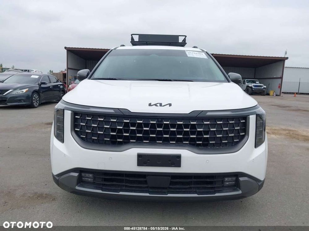 Kia Carnival - 3