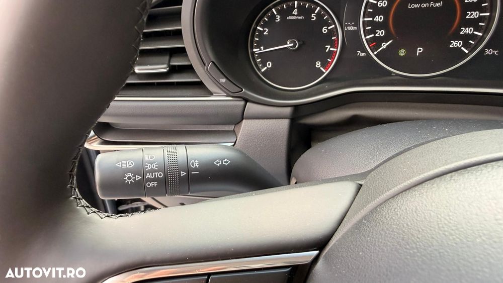 Mazda 3 e-Skyactiv G140 AT MHEV Center-Line - 37