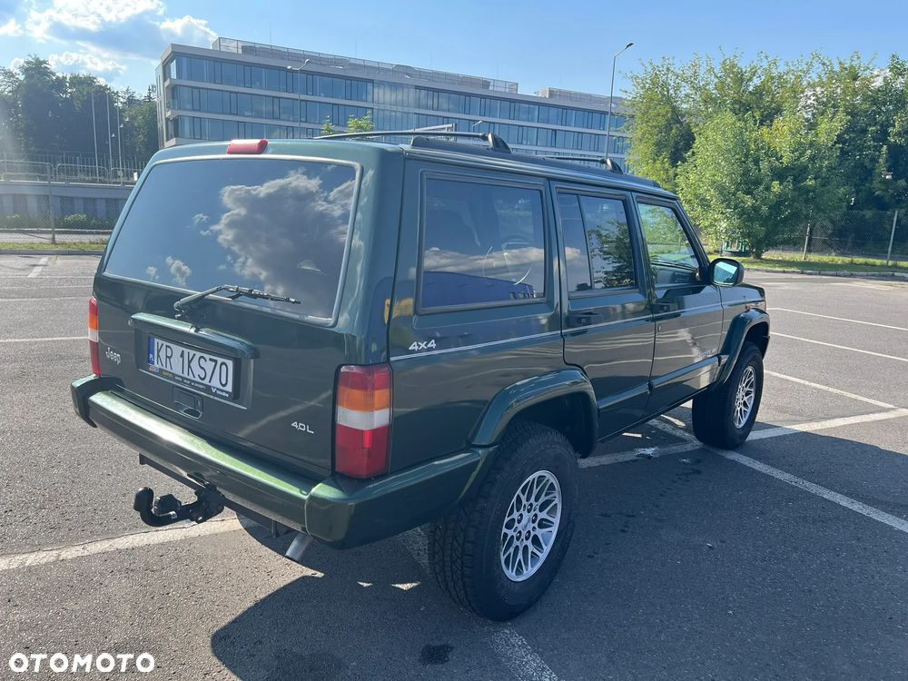Jeep Cherokee - 3