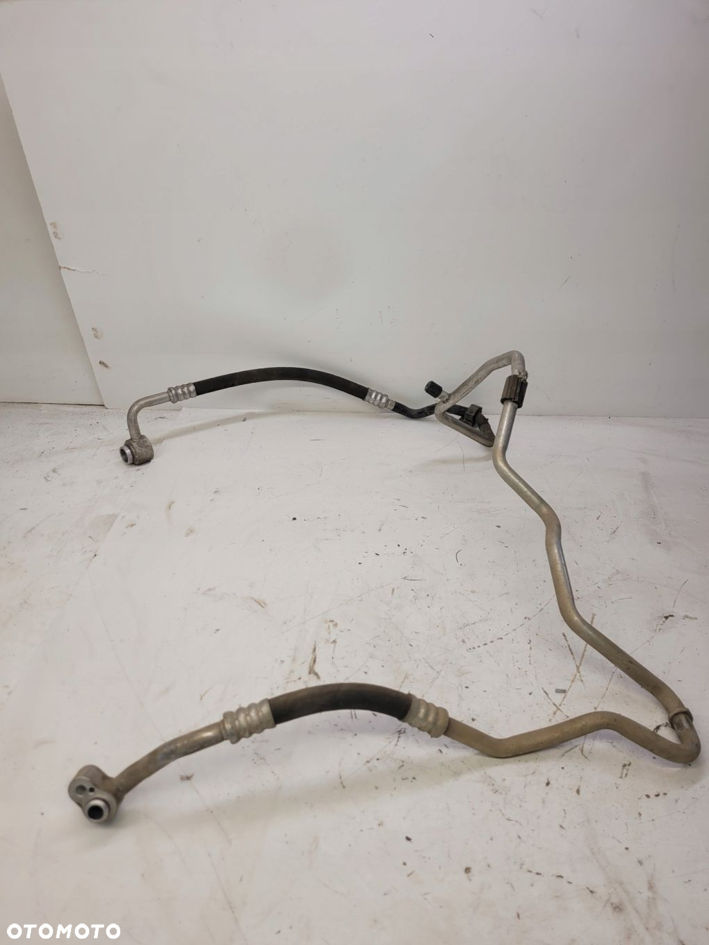 WĄŻ PRZEWÓD KLIMATYZACJI AUDI VW 6R2820743AF UK - 2