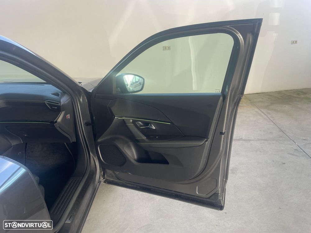 Peugeot 2008 PureTech 130 EAT8 GT Pack - 22