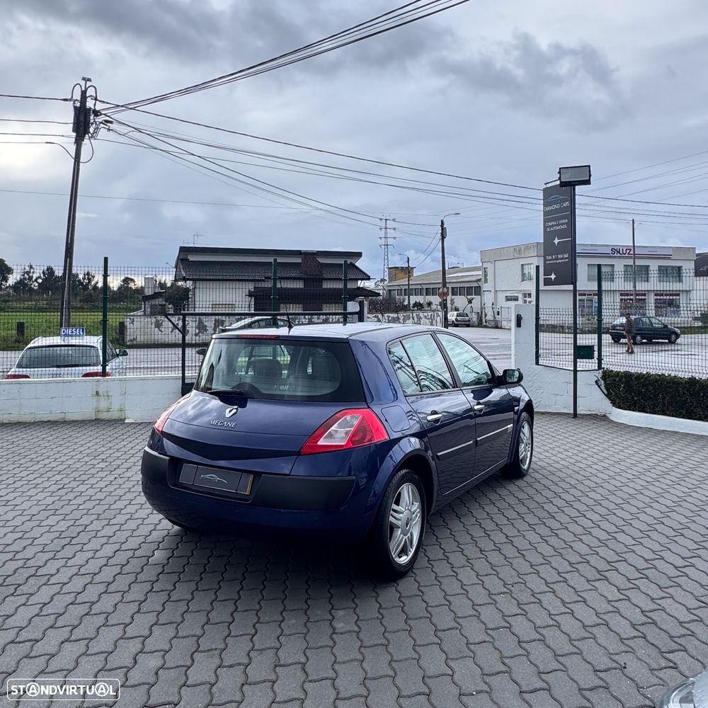 Renault Mégane 1.5 dCi Confort Authentique - 4