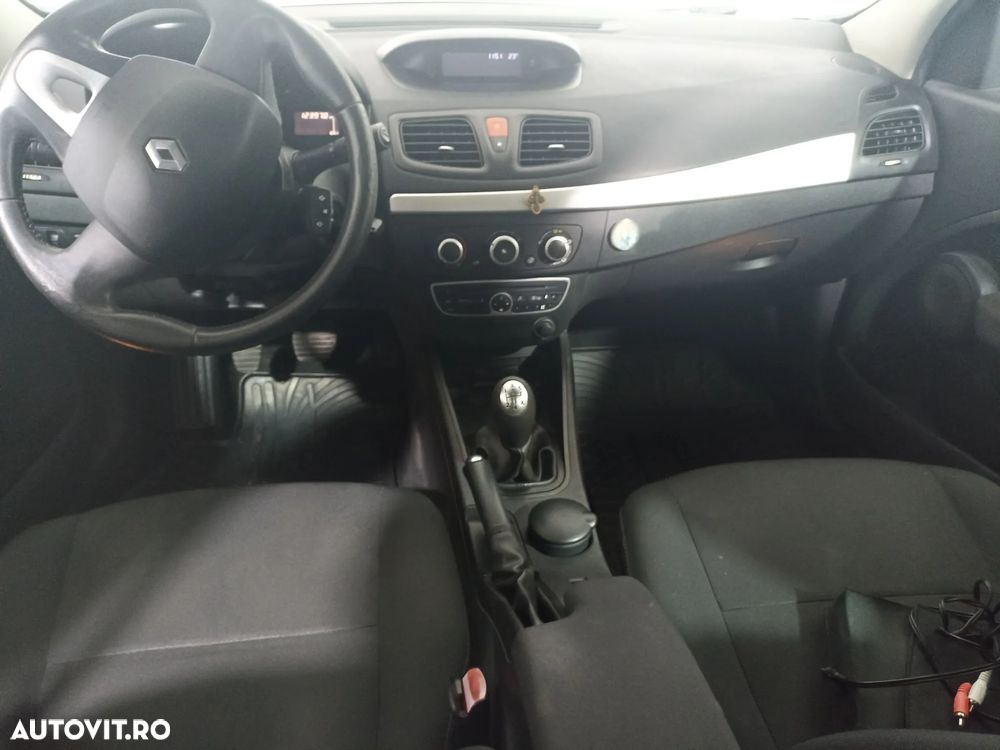 Renault Fluence 1.6 16V Expression - 8