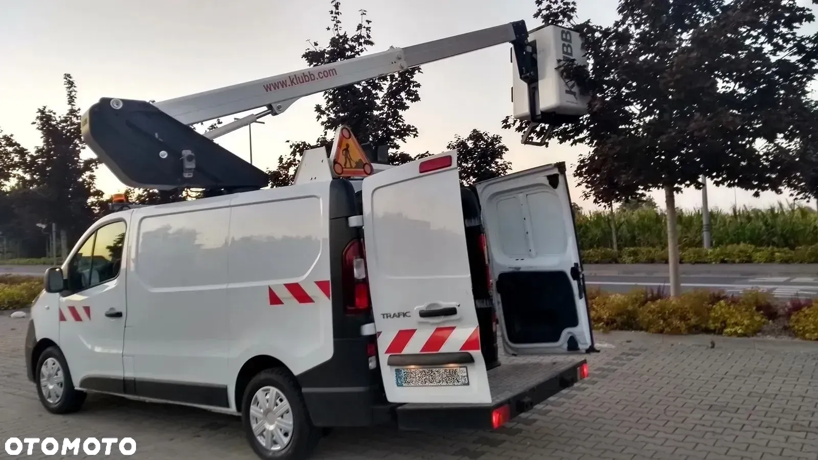 Renault Trafic Sprzedam Zamienię Renault Traffic Podnośnik Koszowy Klubb K21 Zwyżka Zamiana na inny sprzęt chętnie budowlany lub cieżarowy - 5