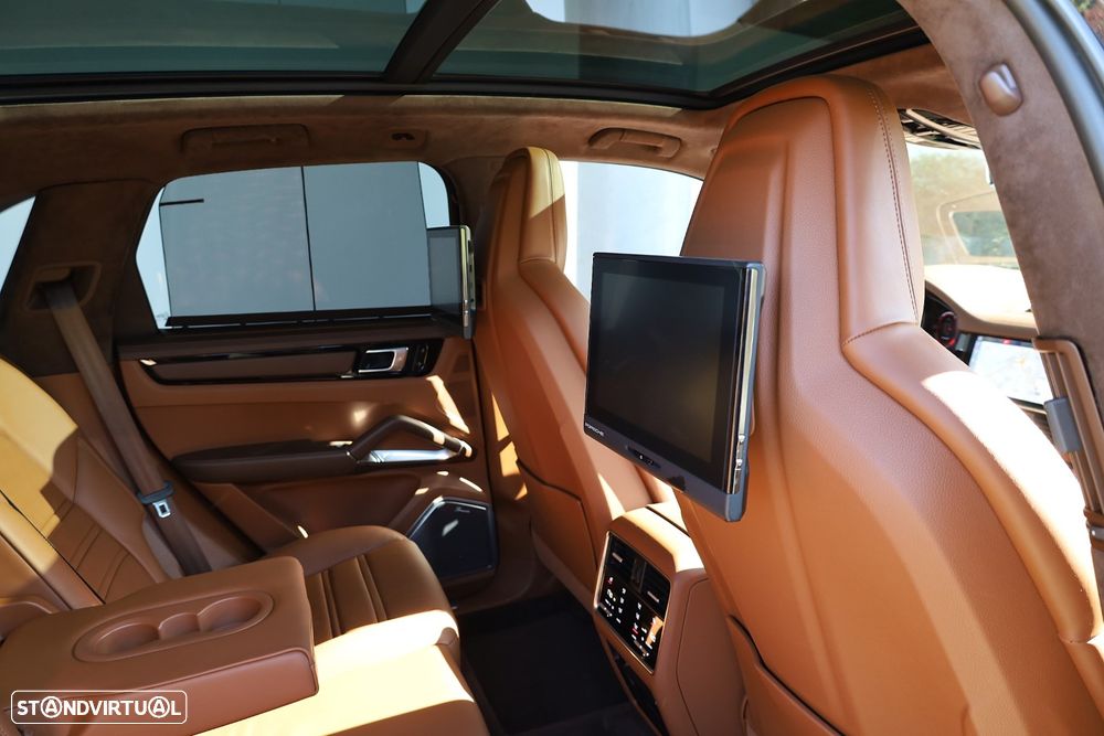 Porsche Cayenne Turbo - 56