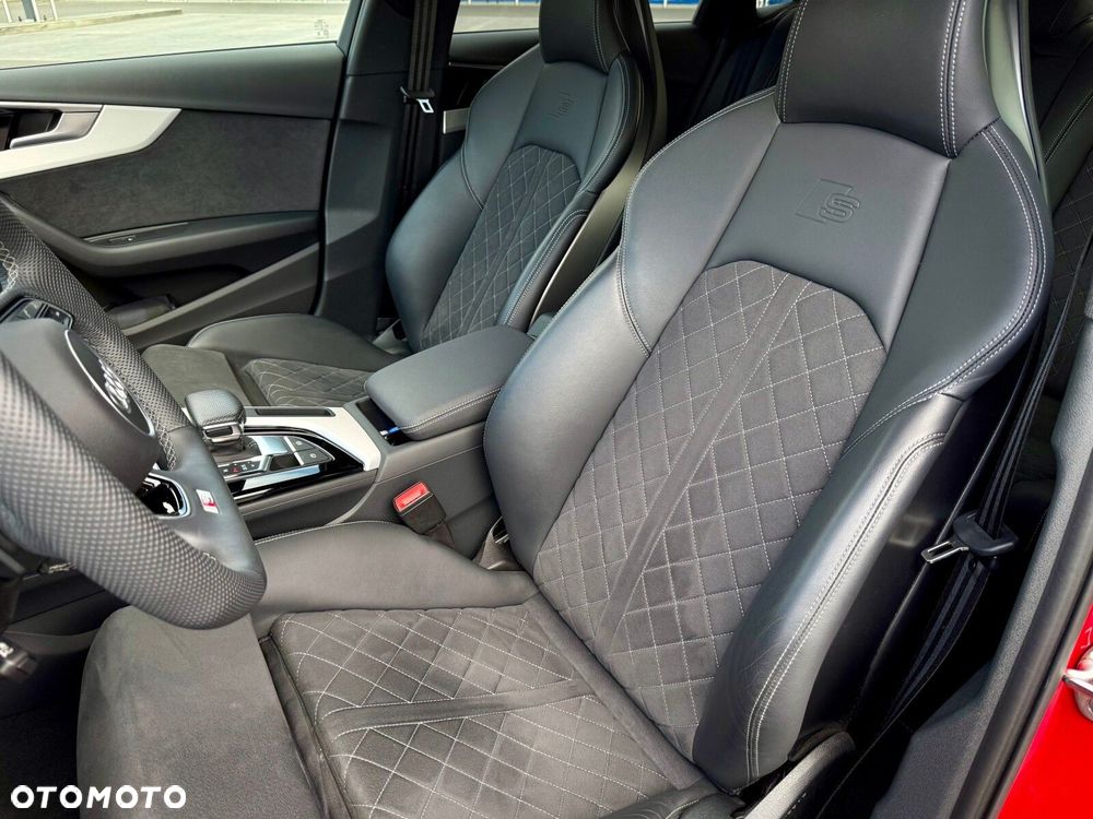 Audi A4 Limousine - 35