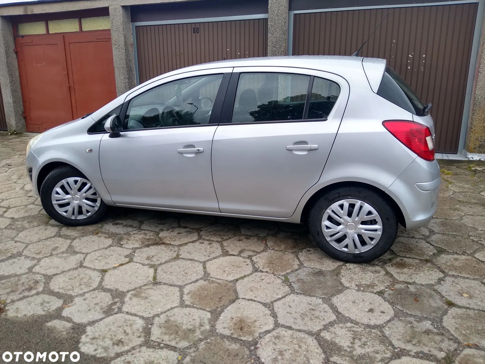 Opel Corsa 1.2 16V Essentia - 1