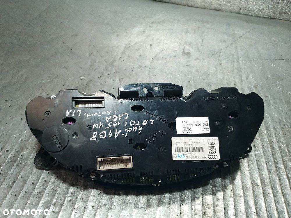 LICZNIK AUDI A4 B8 8K0920900K - 3