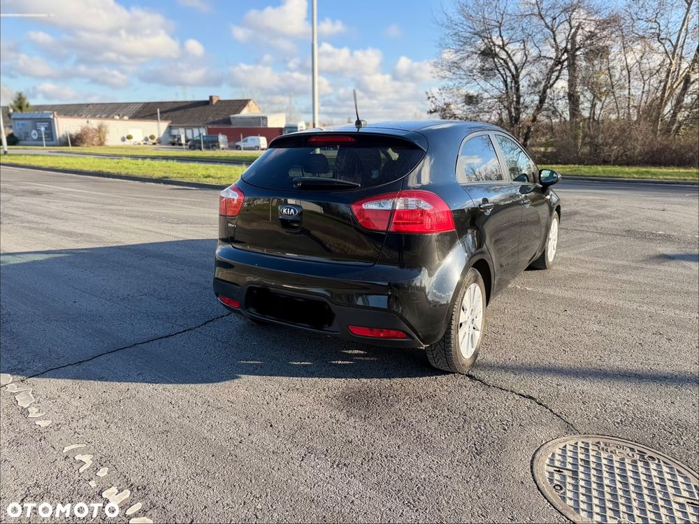 Kia Rio - 4
