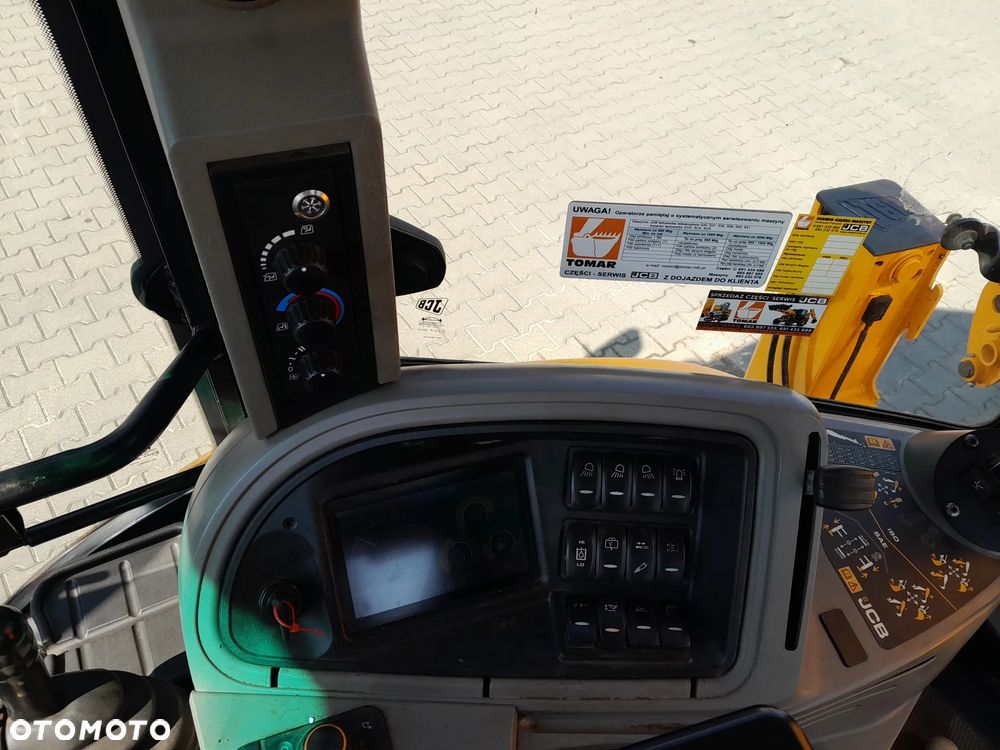 JCB JCB 4CX AEC  2023r - 28