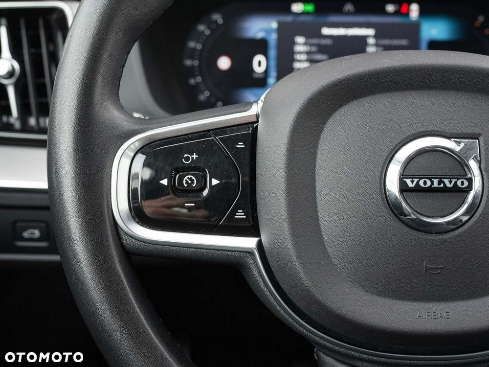 Volvo XC 60 B4 B Plus Dark - 14