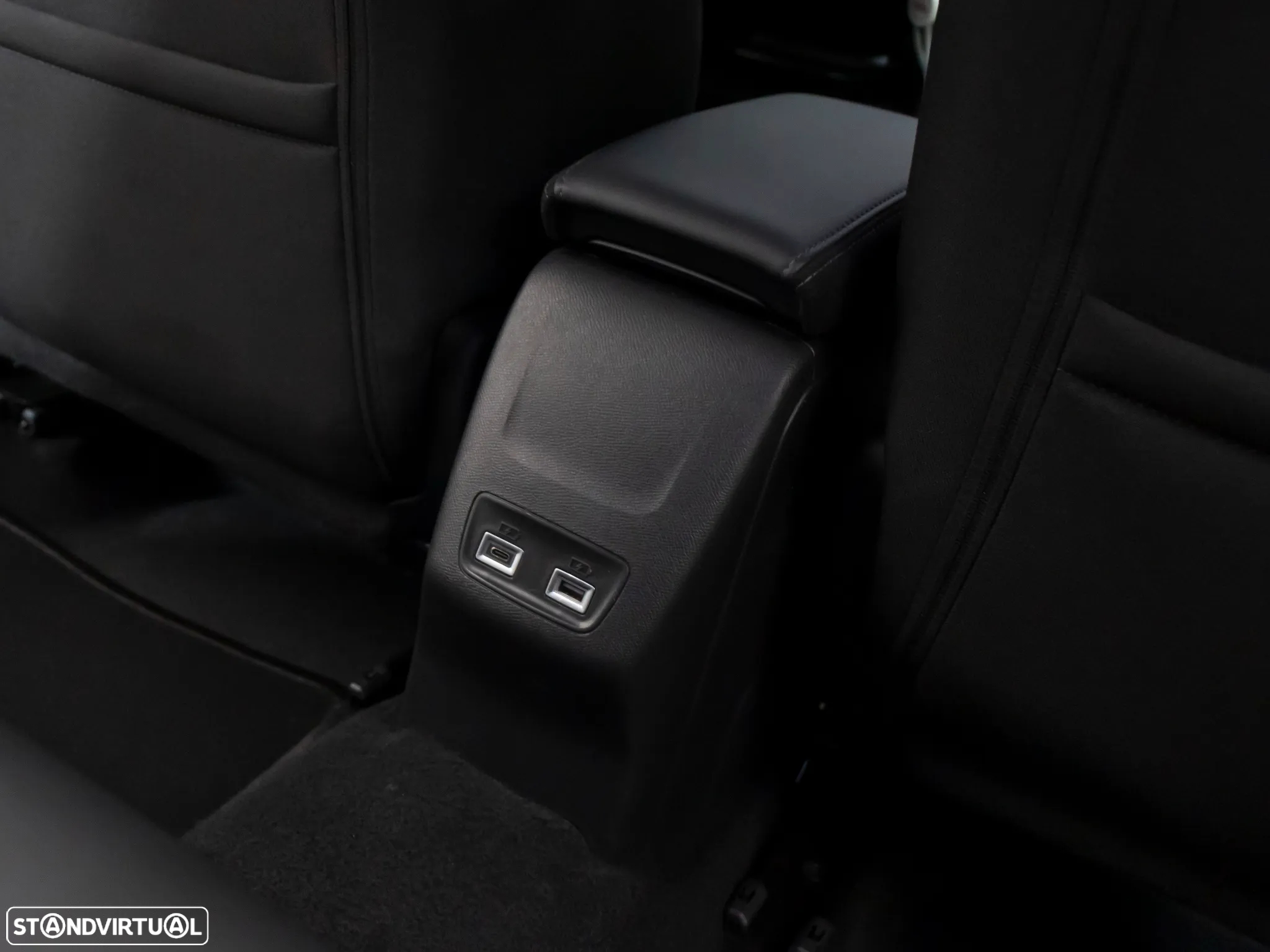 Peugeot 2008 1.2 PureTech Allure - 12