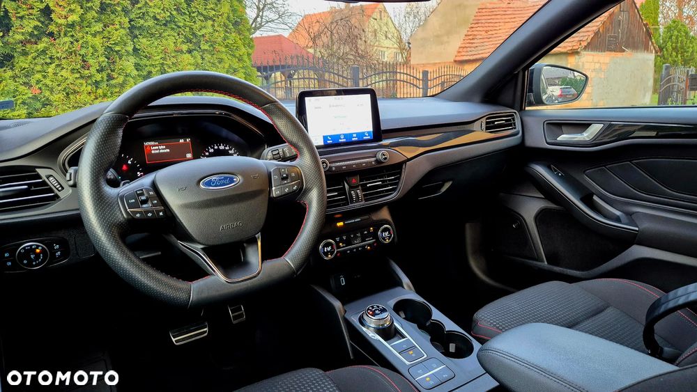 Ford Focus 1.5 EcoBlue Start-Stopp-System ST-LINE - 38