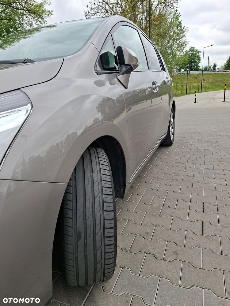 Toyota Verso 1.8 5-Sitzer Executive - 8