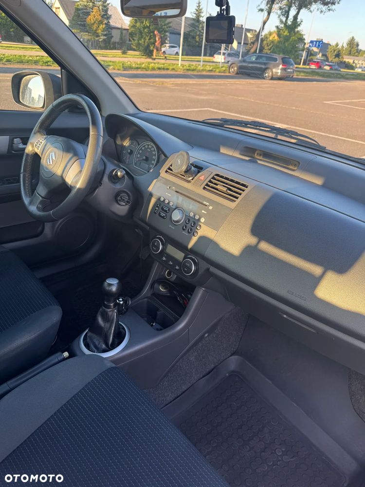 Suzuki Swift 1.3 DDiS Comfort - 14