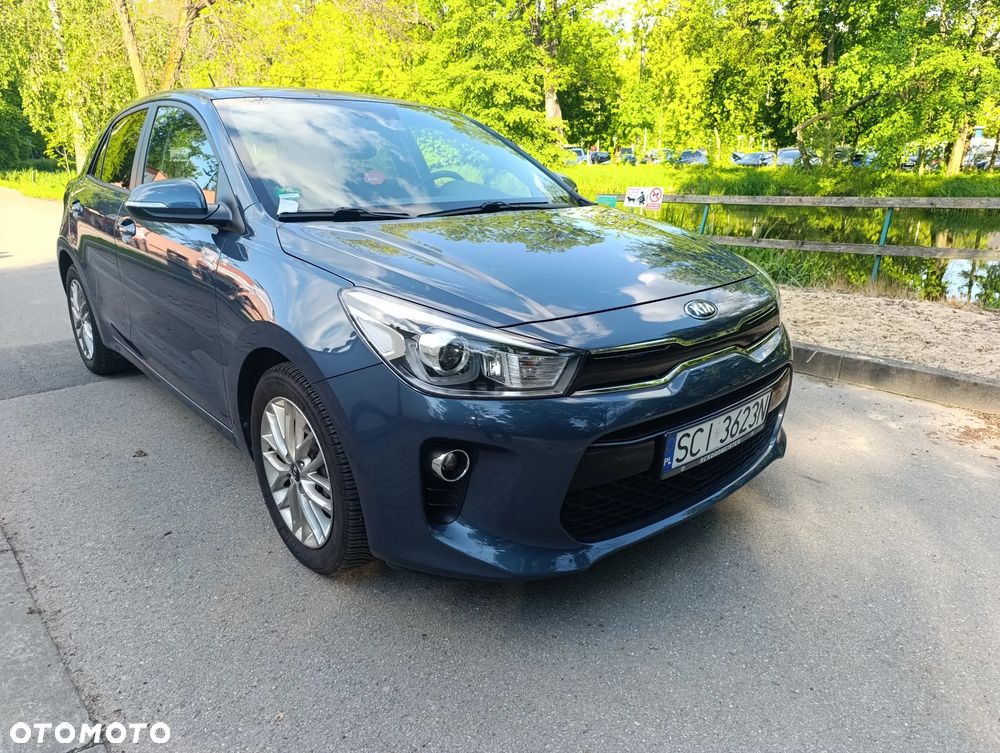 Kia Rio 1.2 L - 4