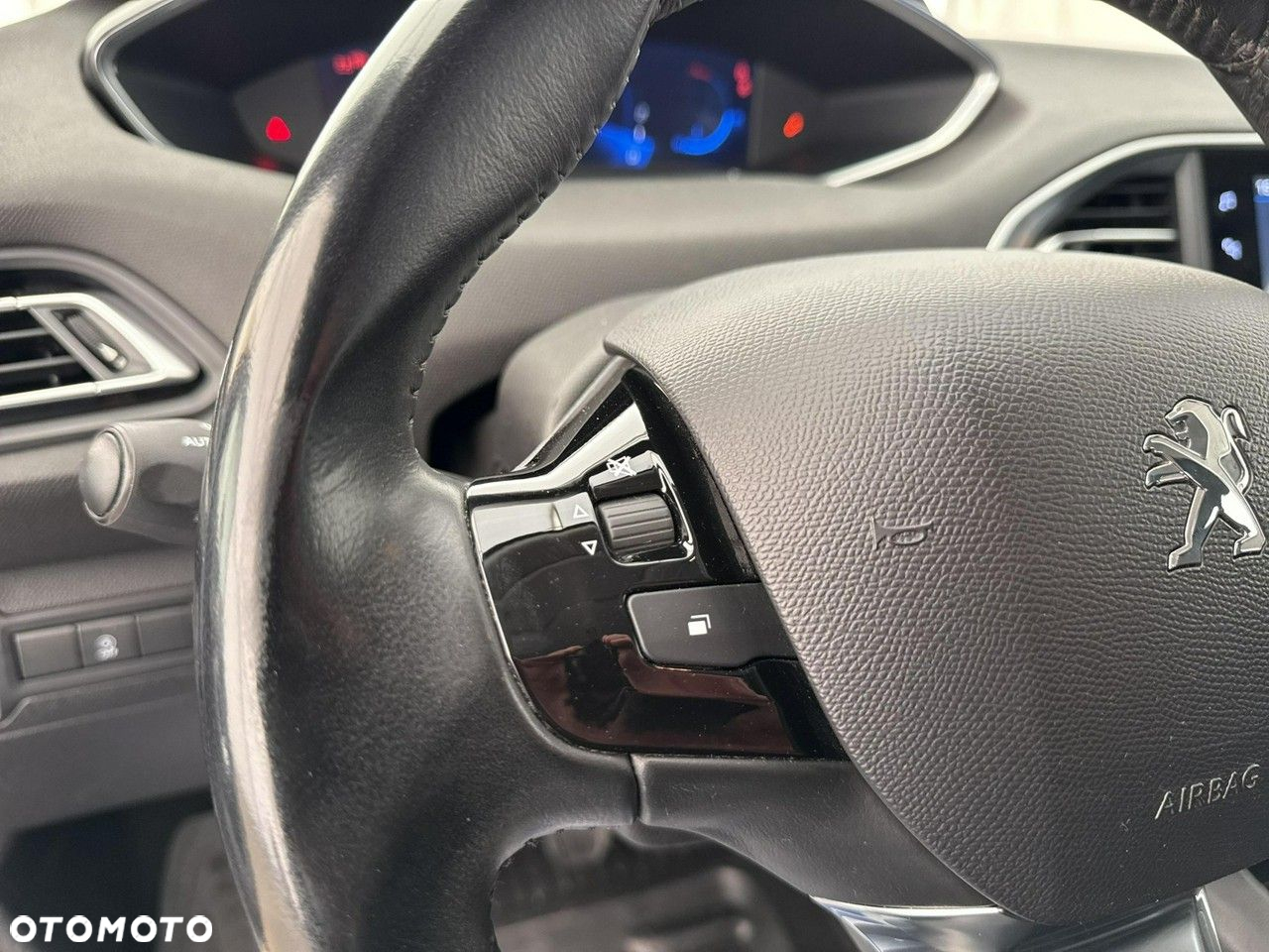 Peugeot 308 1.5 BlueHDi Active S&S - 26