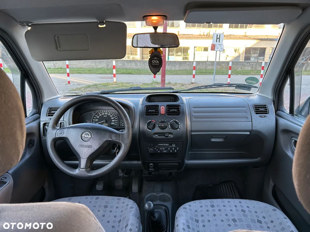 Opel Agila - 10