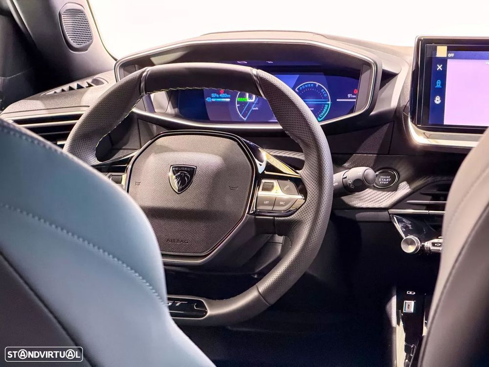 Peugeot e-2008 50 kWh GT - 3