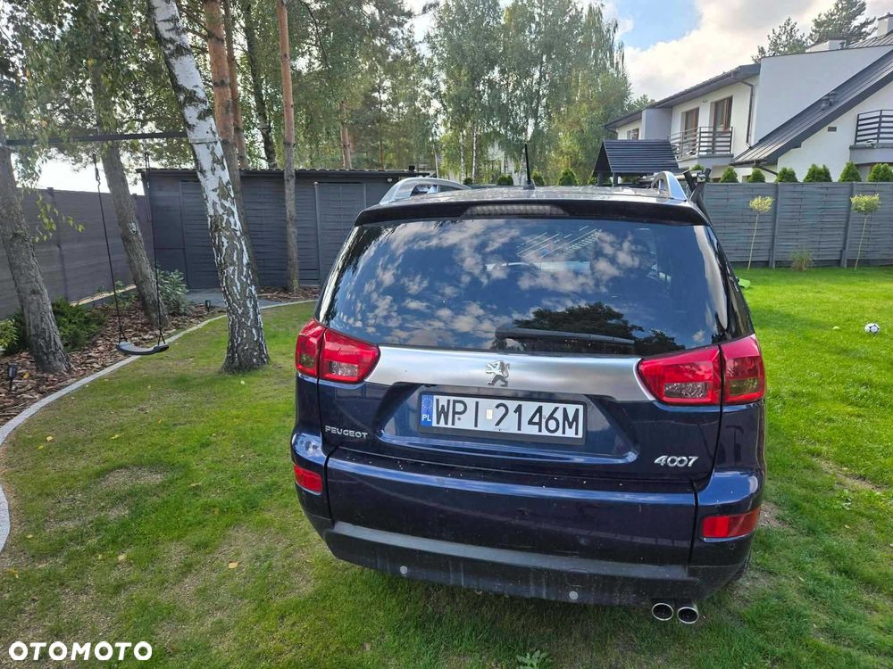 Peugeot 4007 - 8