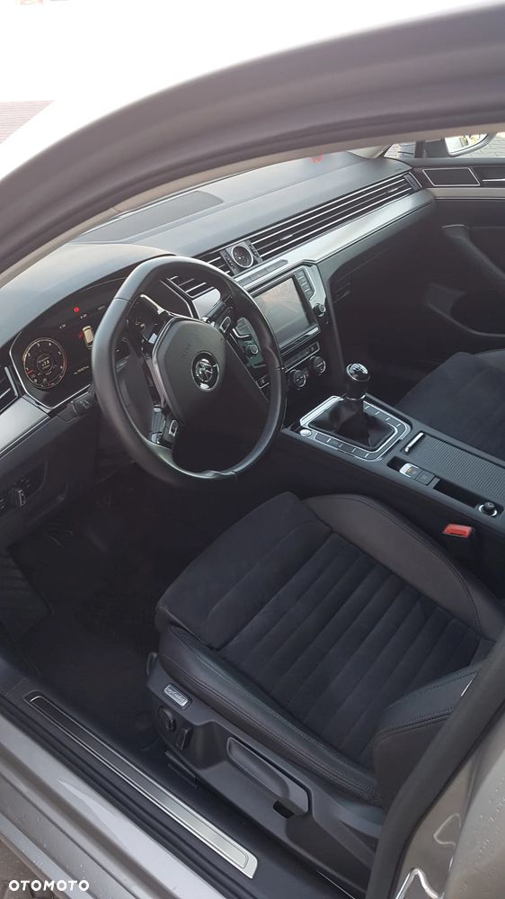 Volkswagen Passat - 6