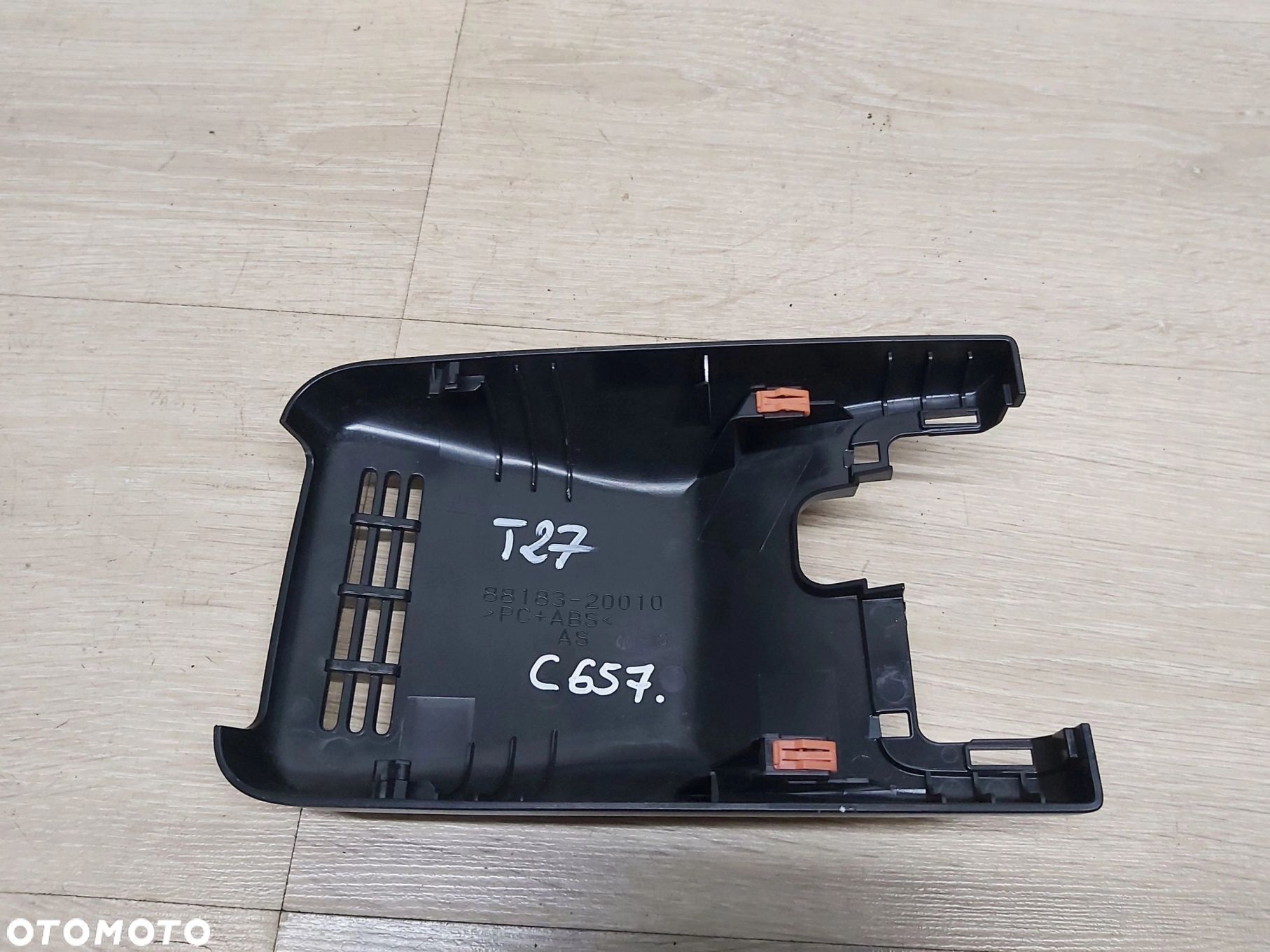 Toyota Avensis T27 LIFT T29 osłona radaru szyby 88181-05010 - 1