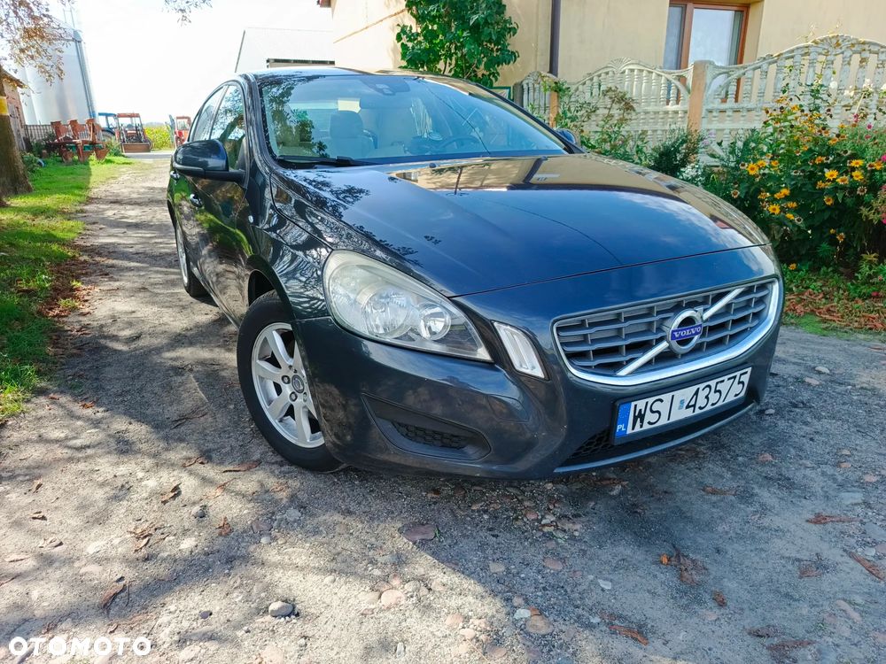 Volvo S60 D2 Momentum - 1