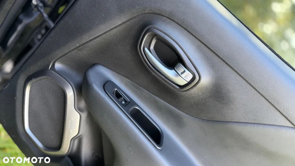 Jeep Renegade - 17
