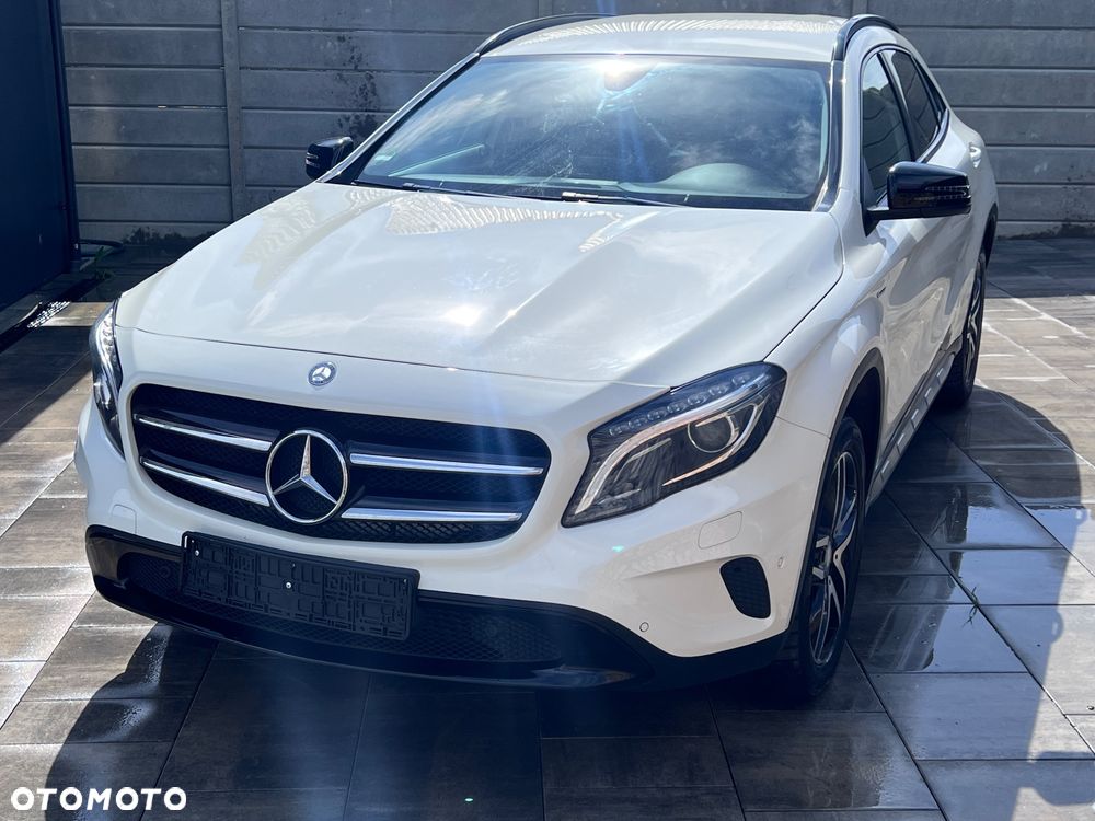Mercedes-Benz GLA 200 7G-DCT StreetStyle - 14