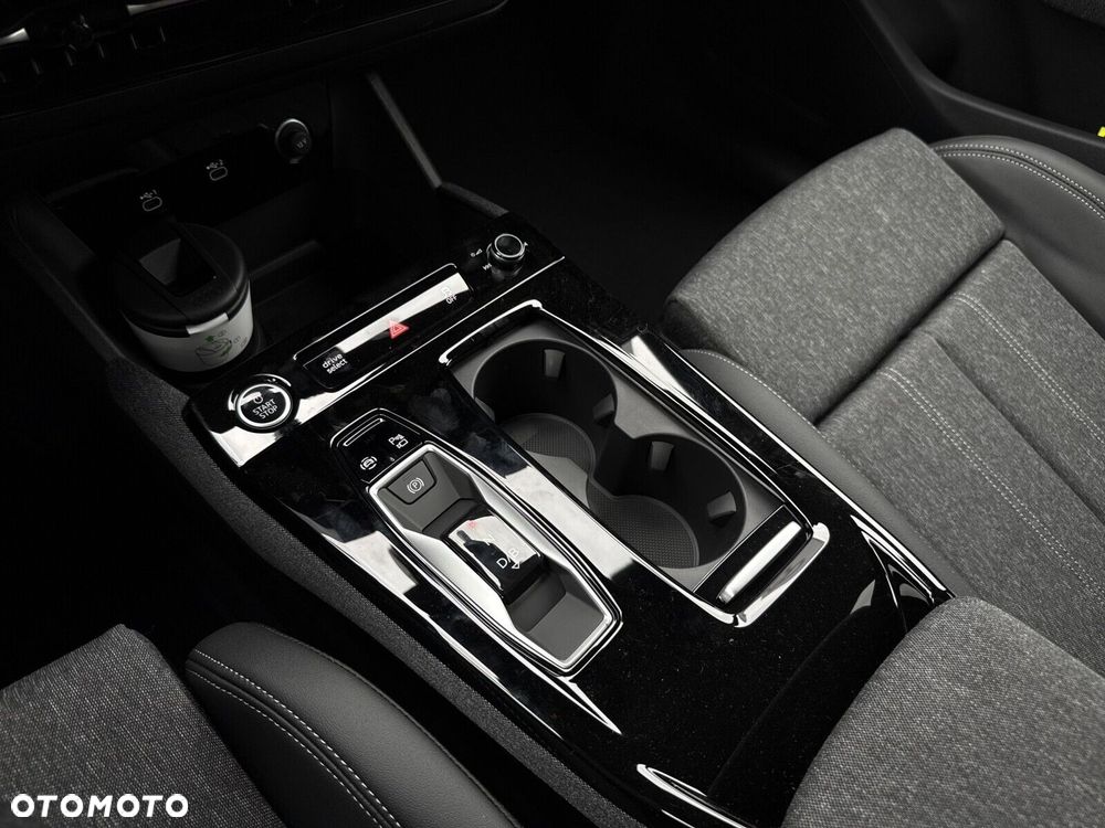 Audi Q6 e-tron - 11