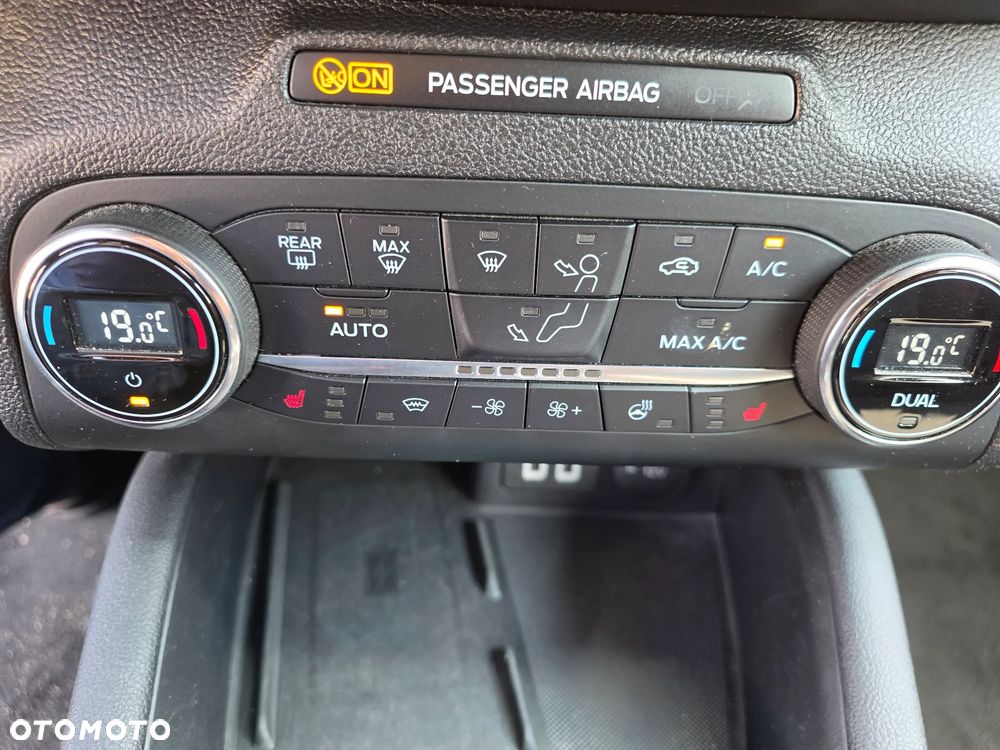 Ford Focus 1.0 EcoBoost mHEV ST-Line X - 13