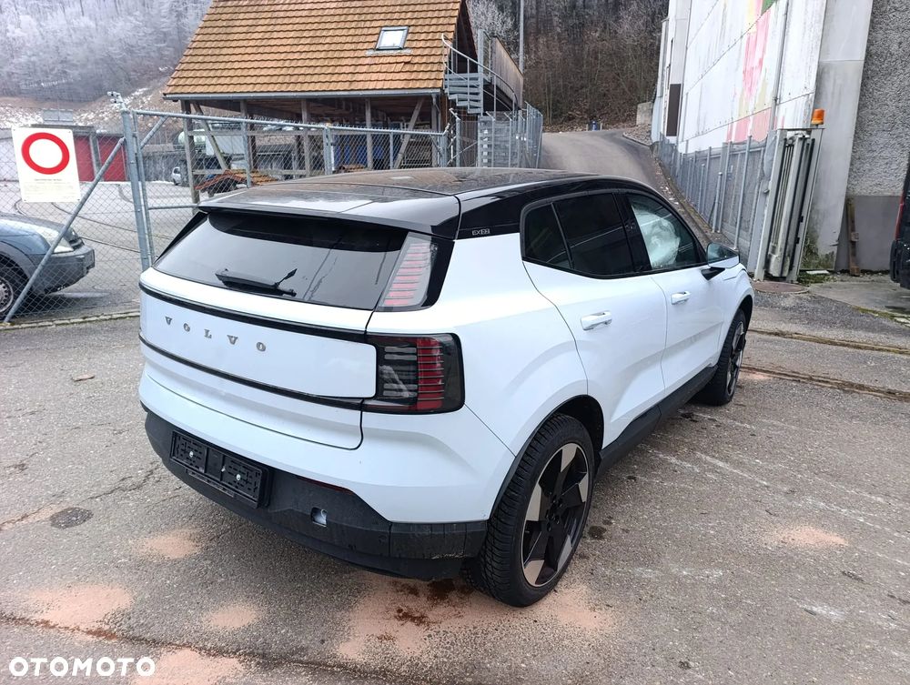 Volvo EX30 Single Motor Extended Range RWD Plus - 6