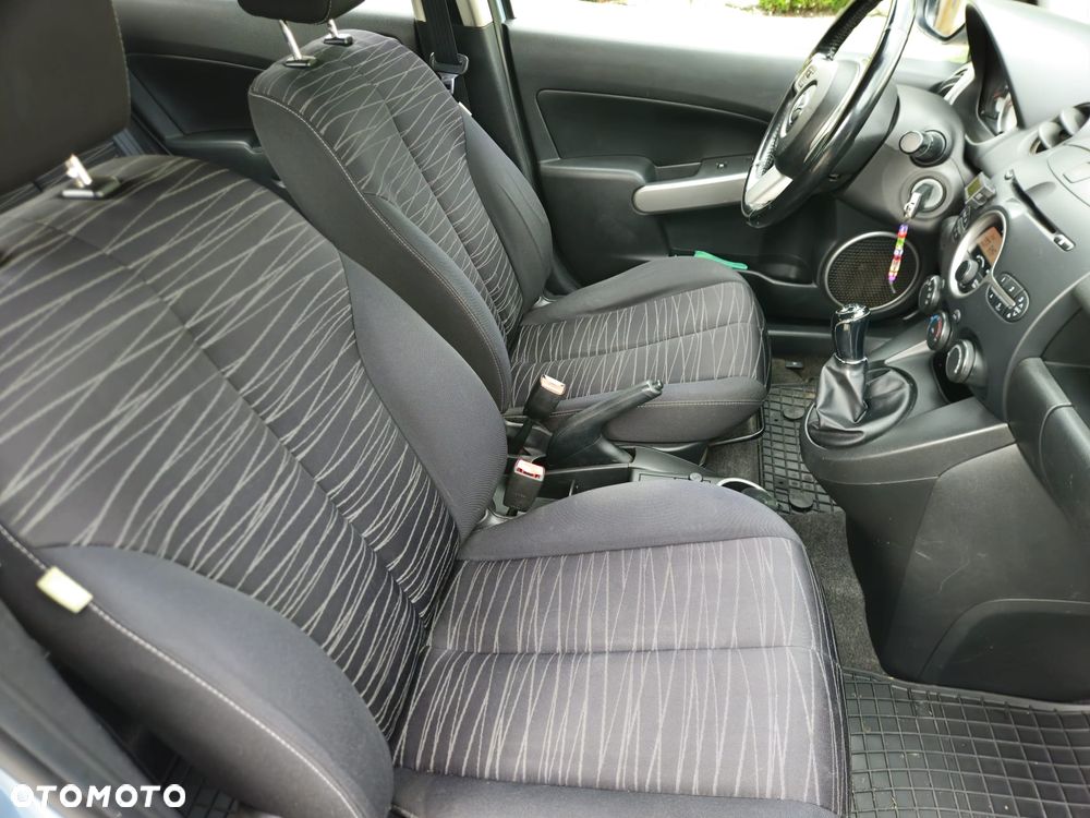 Mazda 2 - 13