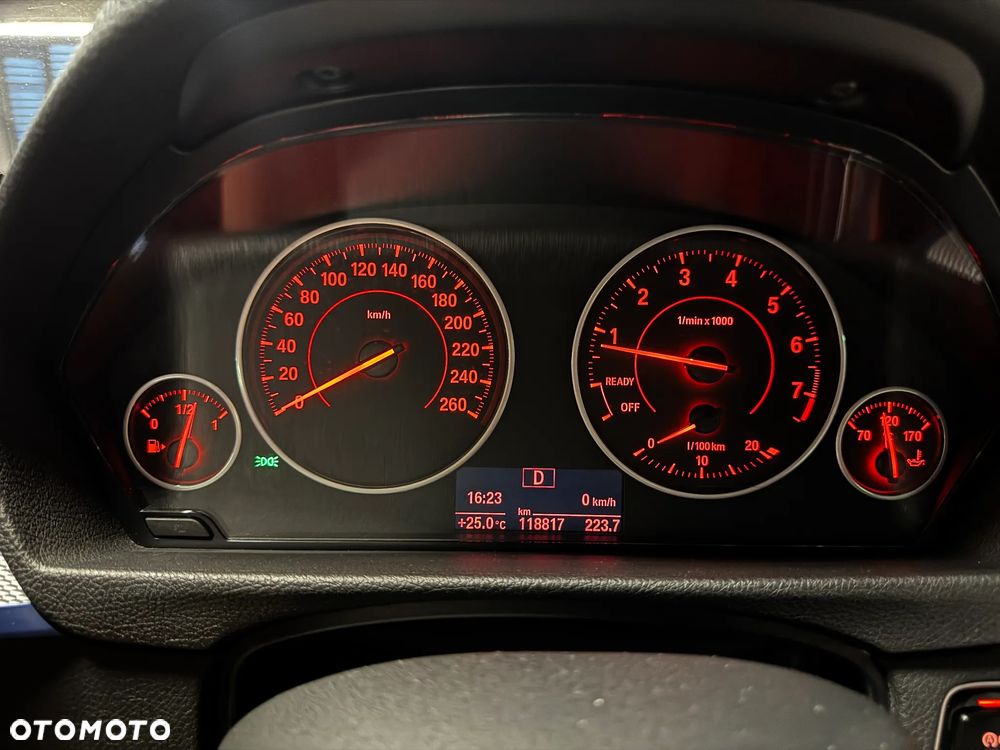 BMW Seria 3 320i - 17