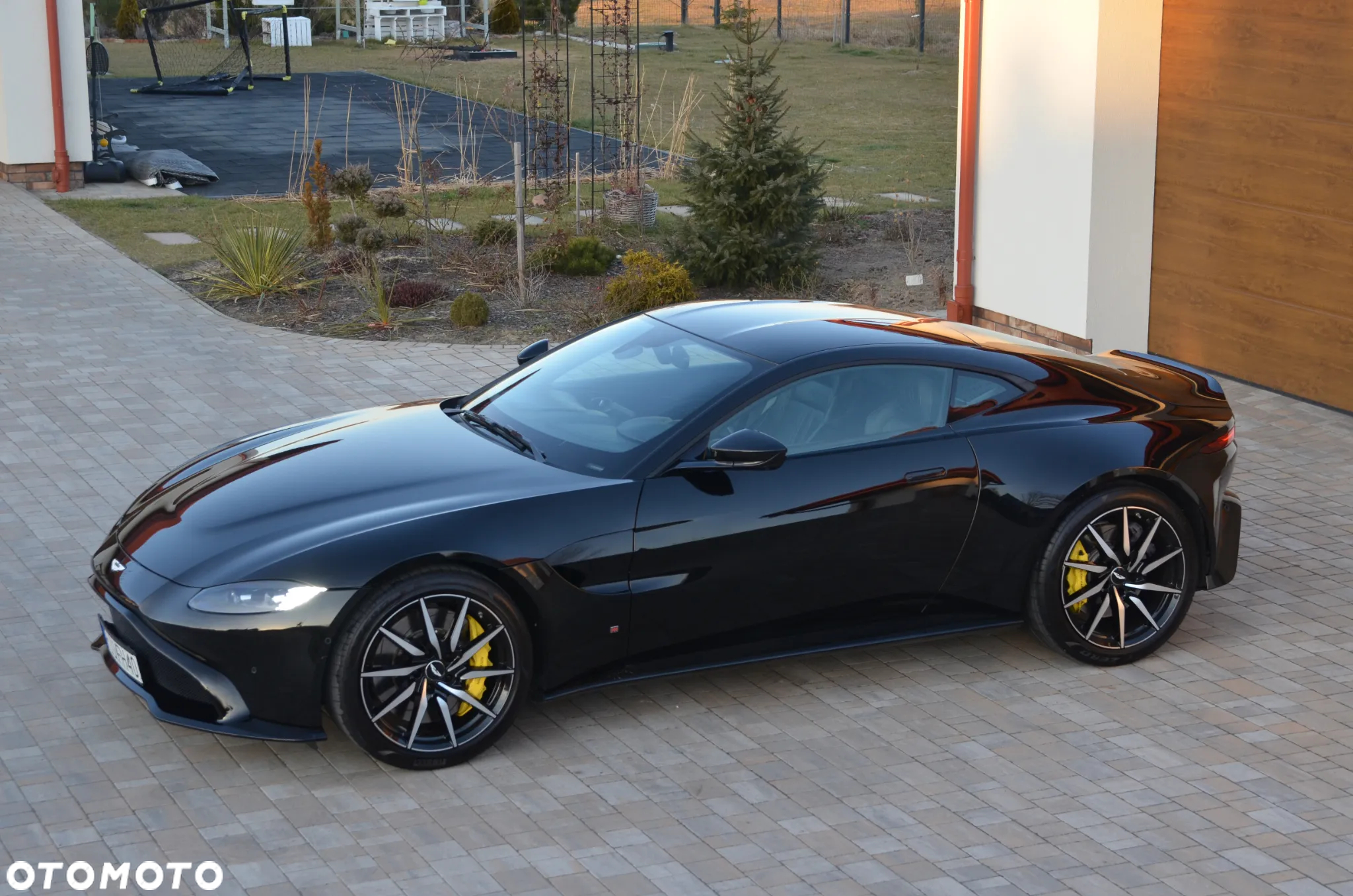 Aston Martin V8 Vantage Standard - 5