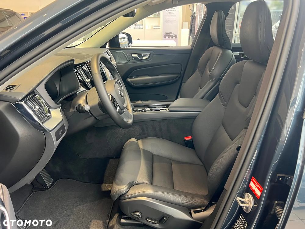 Volvo XC 60 B5 B AWD Ultimate Dark - 16