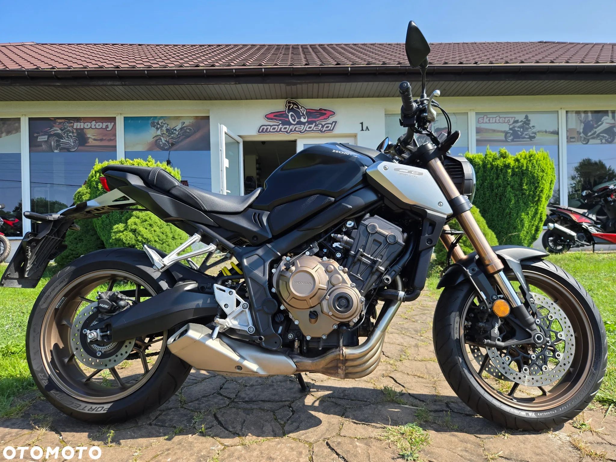 Honda CB - 1