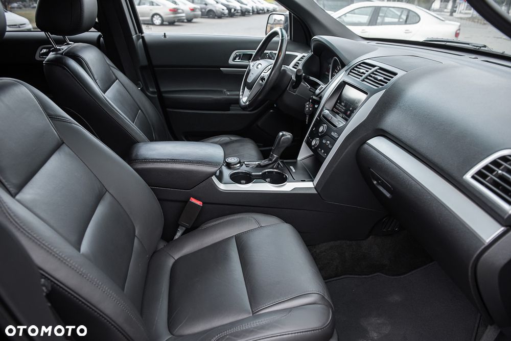 Ford Explorer 4.6 4WD - 35
