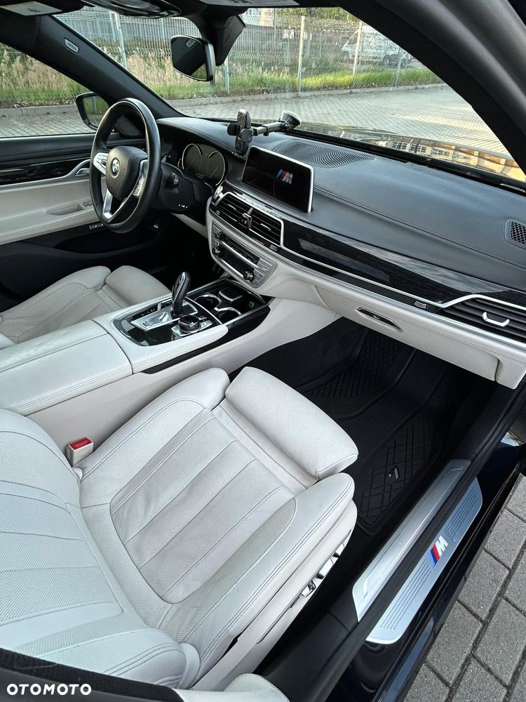 BMW Seria 7 740Li - 11
