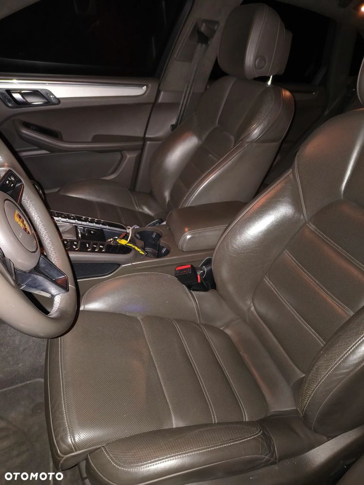 Porsche Macan Turbo PDK mit Performance Paket - 9