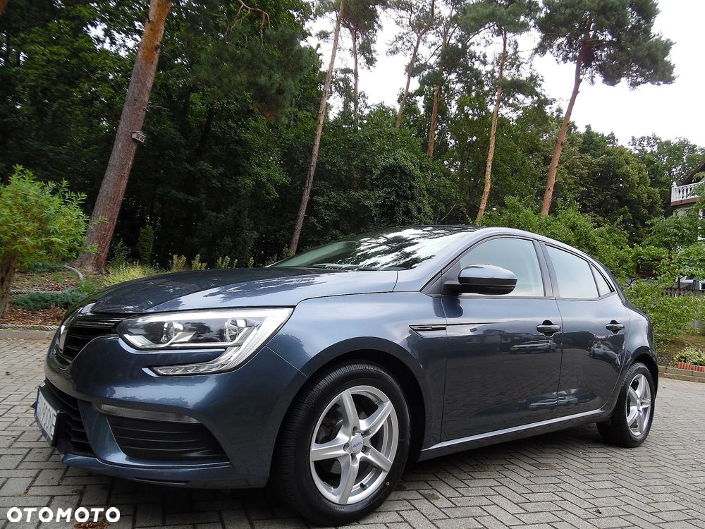 Renault Megane ENERGY TCe 100 PLAY - 3